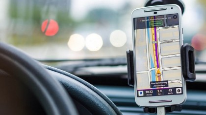 Las apps GPS para automóviles en smartphone han sustituido a los antiguos navegadores GPS