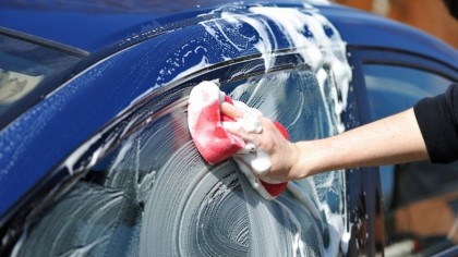 Lavar el coche es algo que debe hacerse bien