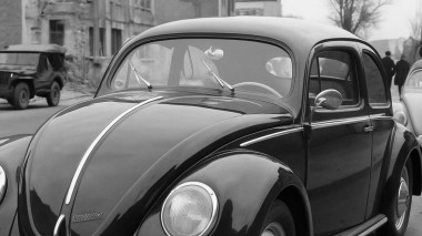 Volkswagen Escarabajo: El icono automovilístico que marcó generaciones El Volkswagen Escarabajo marcó generaciones con su diseño único, convirtiéndose en un ícono cultural y automovilístico a nivel mundial.