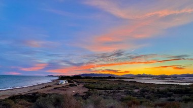 Descubre lugares encantadores en España: Urbanova, Bolnuevo, Castillitos, Cala Moraig y Orito, ideales para pernoctar y explorar su rica cultura y belleza natural